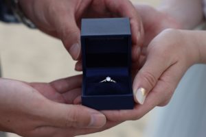 【失敗談から学ぶ】結婚指輪で後悔しないための選び方｜卒花のリアルな声TOP3