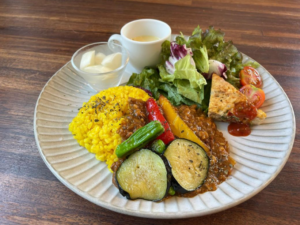 【南アルプス市】CAFÉ&BAL 終日KIRAKU｜昼はカフェ・夜はバル！デートにぴったりの人気店