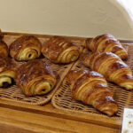 富士山の熔岩窯で焼くパンが人気!ドライブデートにも♪河口湖「エソラ」