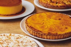 【山中湖カフェ】PAPER MOONで大人の癒し時間を|森に囲まれた非日常デートでケーキを堪能